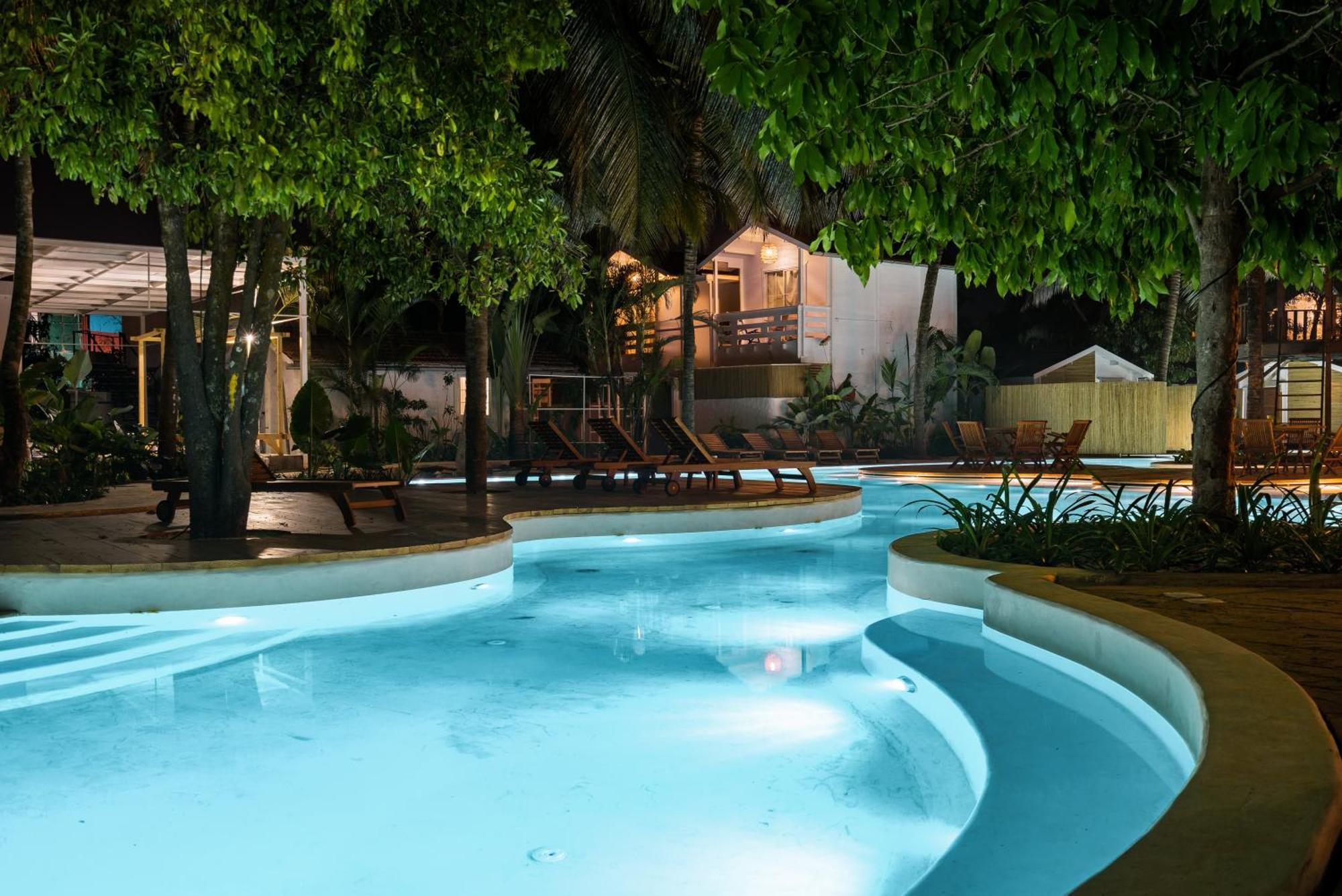 Hotel Azora By Ayatana, Goa Morjim Exterior foto